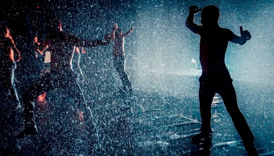 Шоу под дождём V. Признание в любви